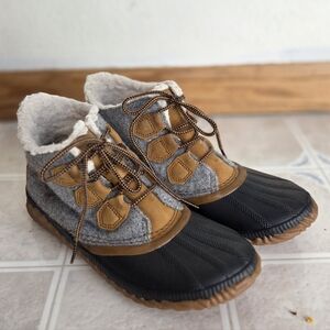 Sorel Out & About Felt Leather Brown and Gray Lace-Up Boots
